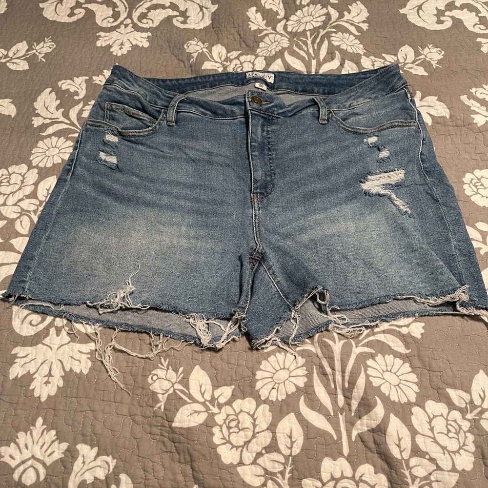 Ava and Viv shorts